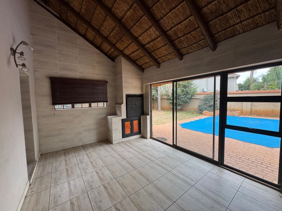 To Let 4 Bedroom Property for Rent in Melodie North West
